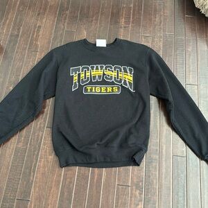 extremely comfortable Towson college crewneck